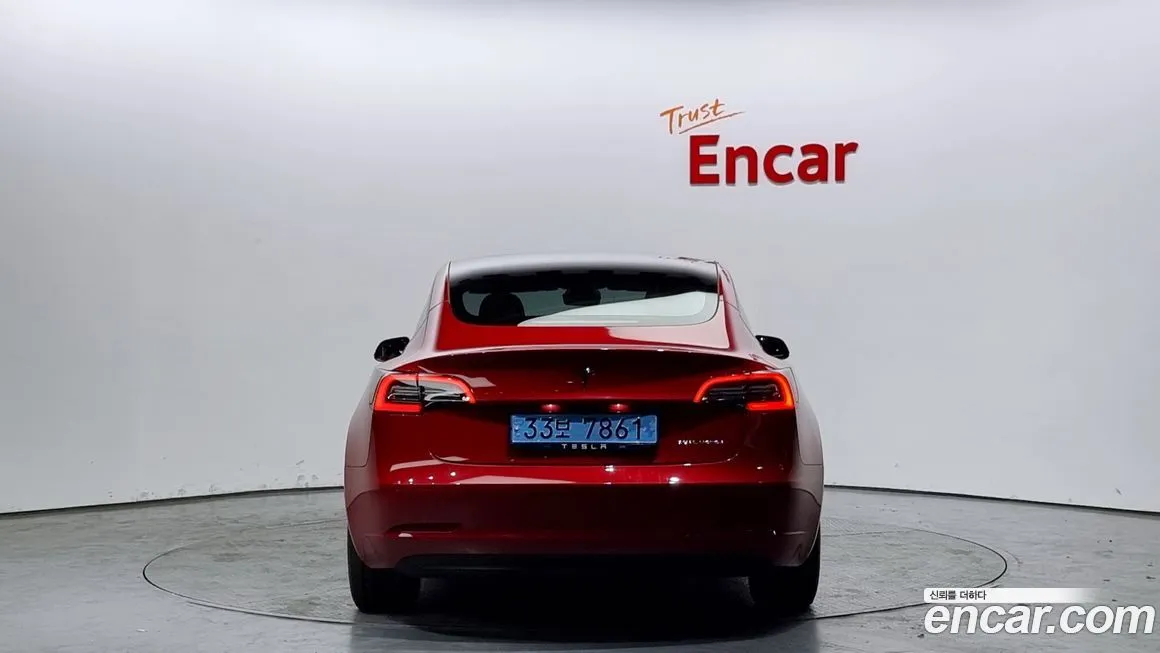 Tesla Model 3 — фото 4
