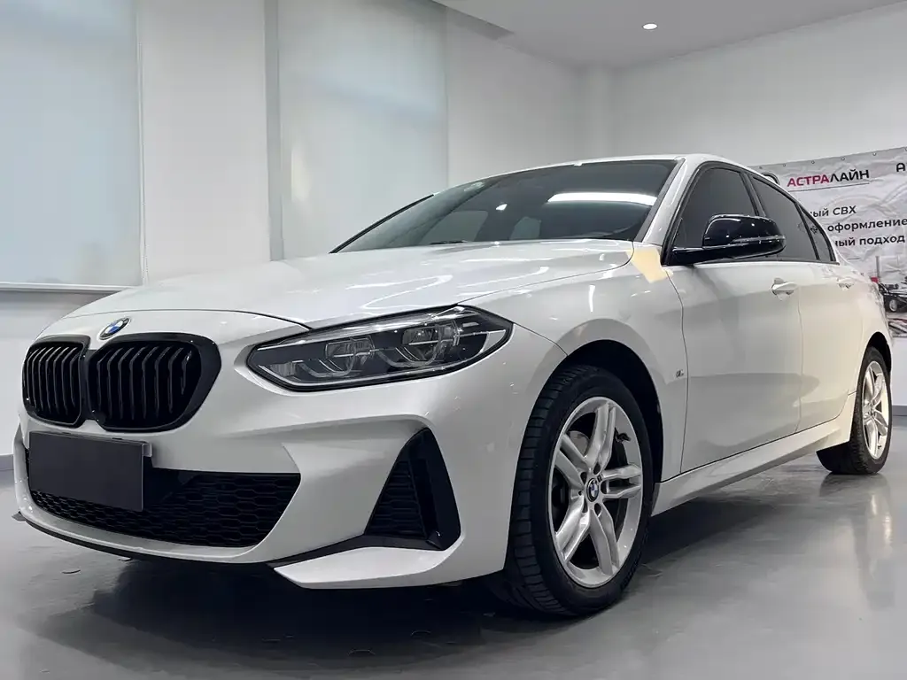 BMW 1 Series 2021 из CN, фото 1