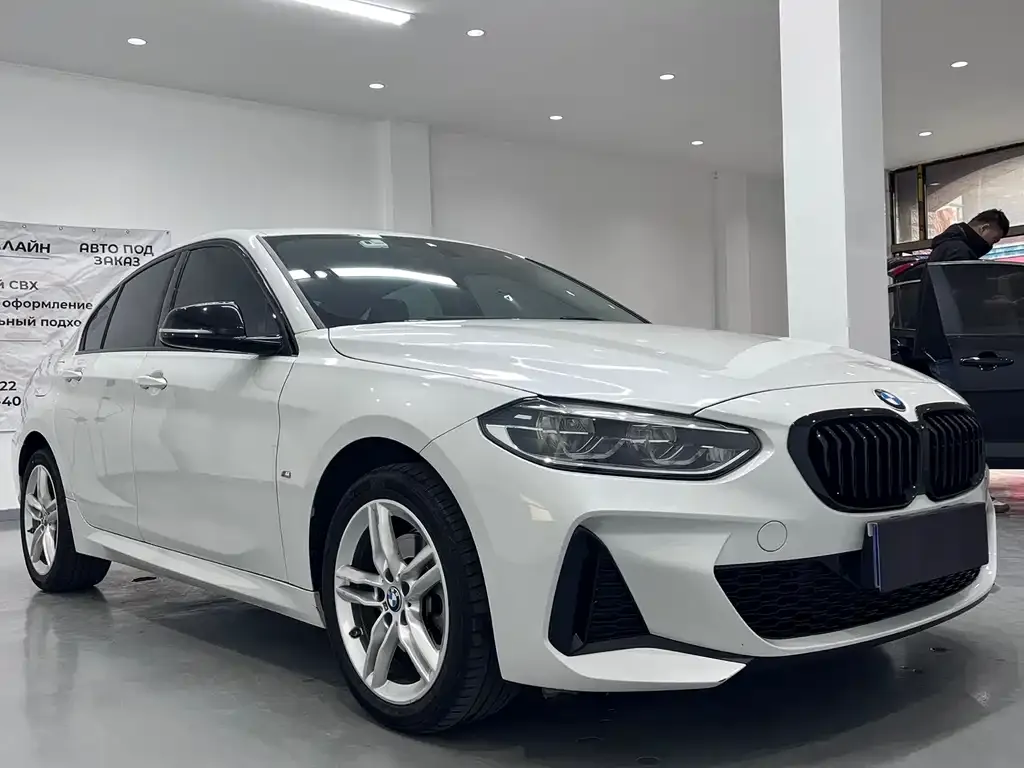 BMW 1 Series 2021 из CN, фото 3
