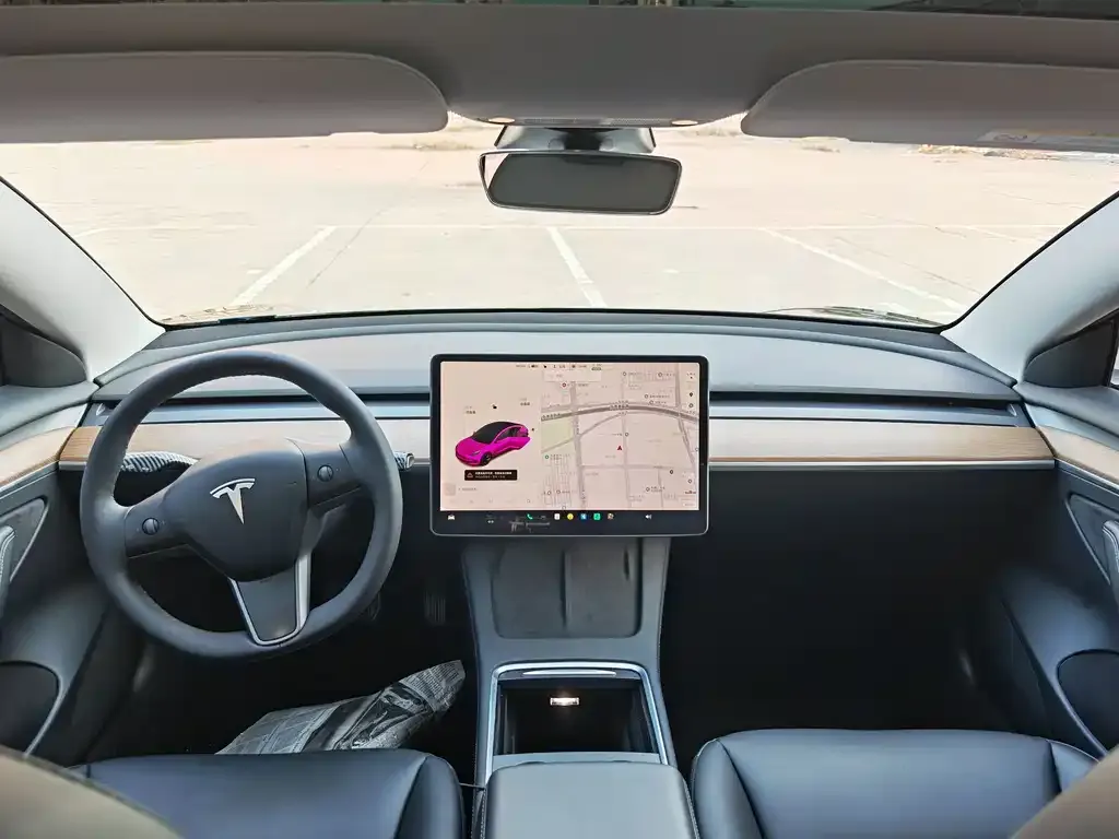 Tesla Model 3 — фото 8
