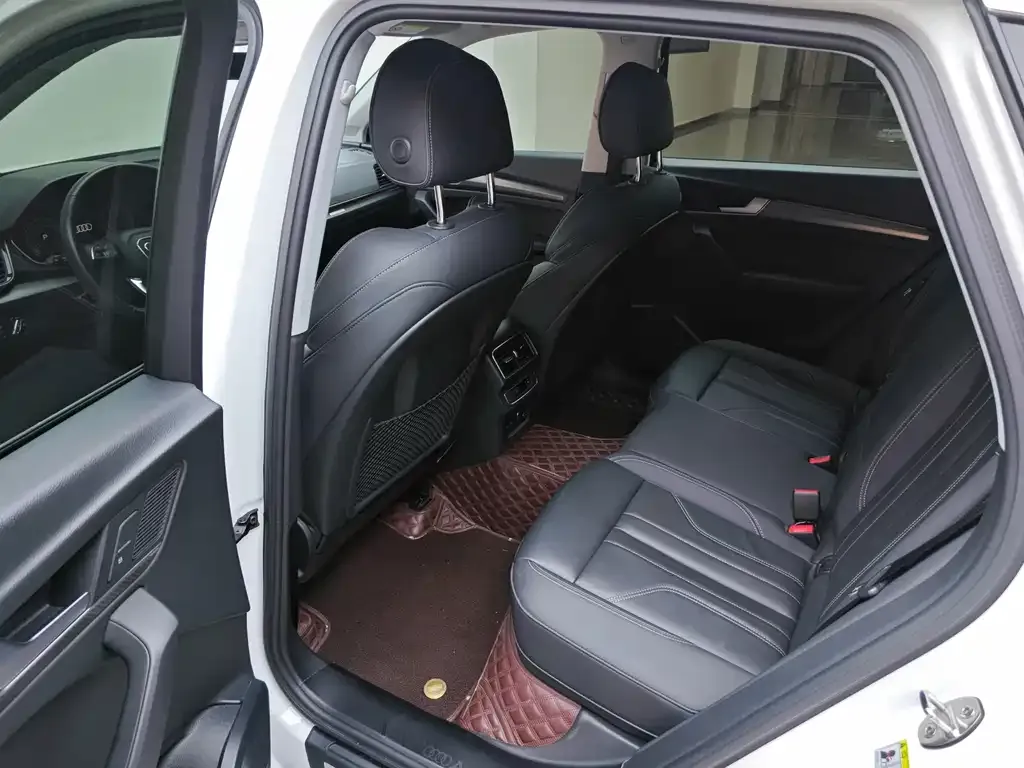 Audi Q5L 2021 из CN, фото 8