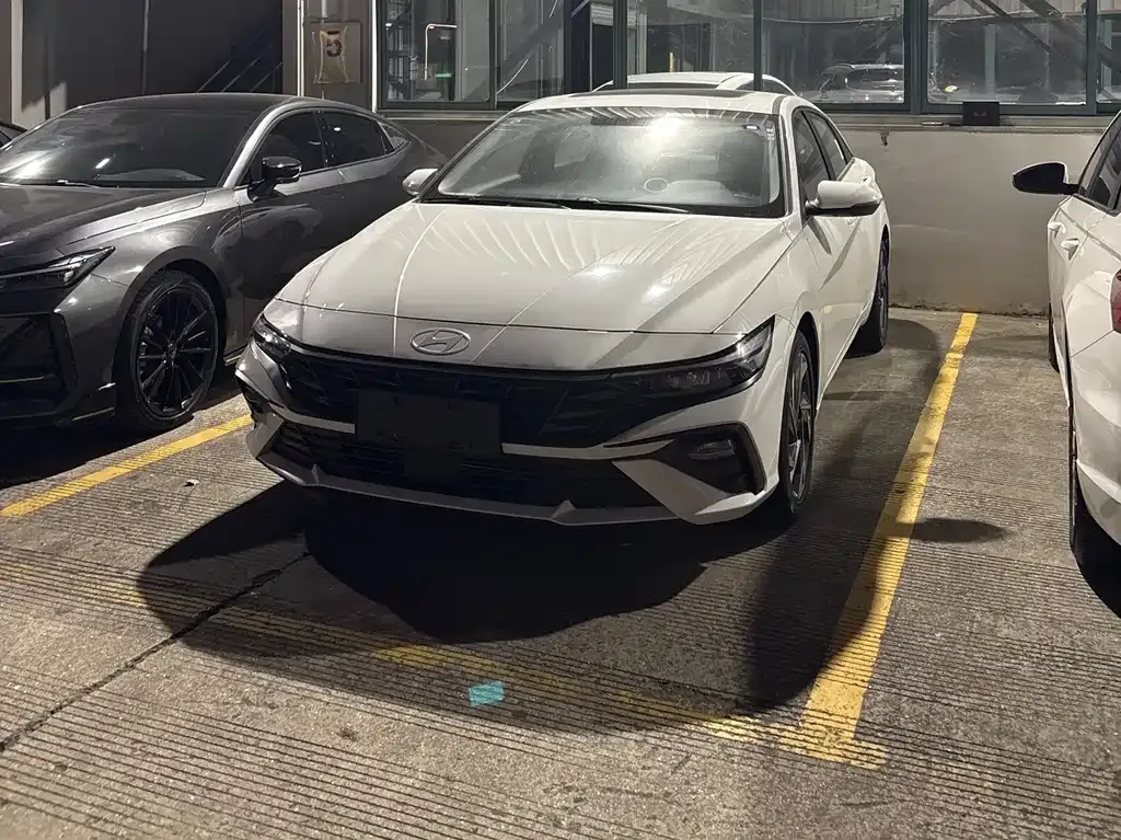 Hyundai Elantra 2025 из CN, фото 1