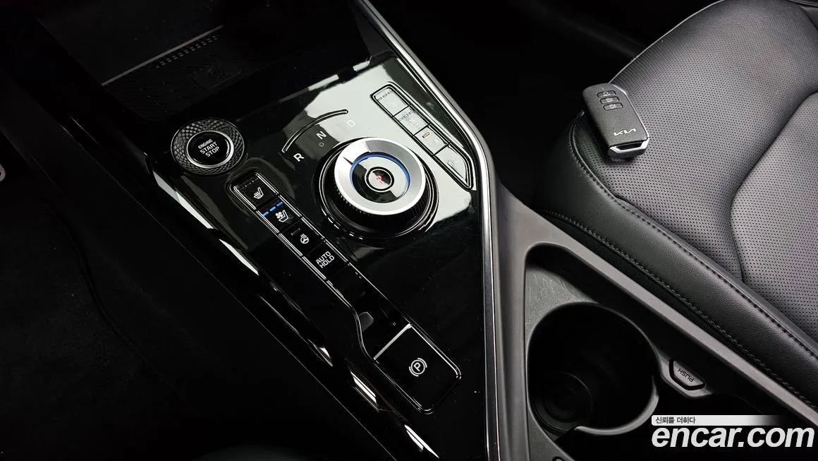 Kia Niro — фото 9