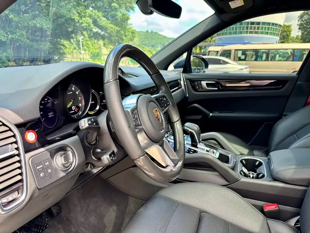 Porsche Cayenne Hybrid — фото 6