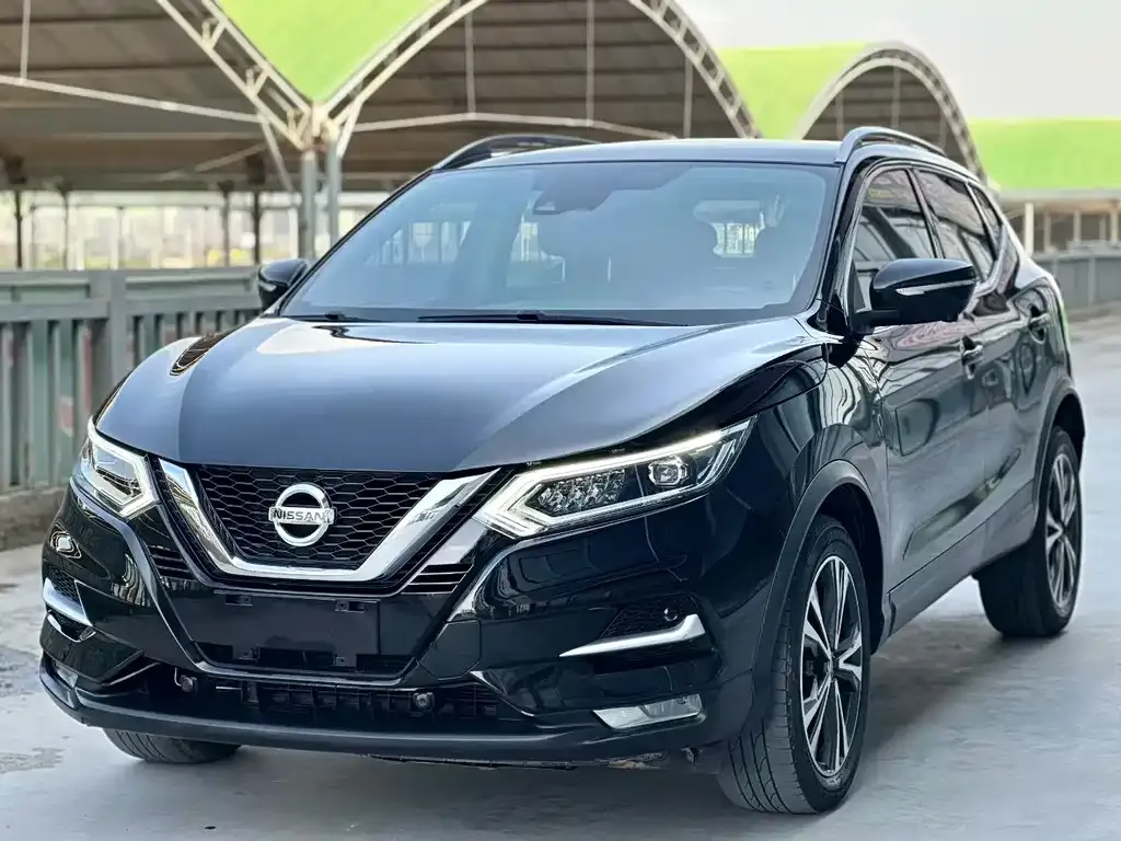 Nissan Qashqai — фото 1