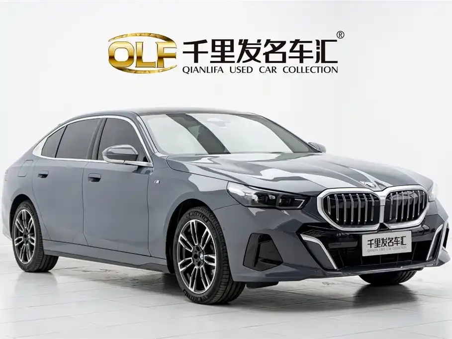 BMW 5 Series 2024 из CN, фото 3