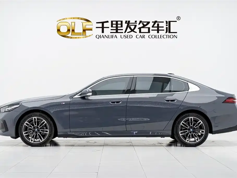 BMW 5 Series 2024 из CN, фото 7