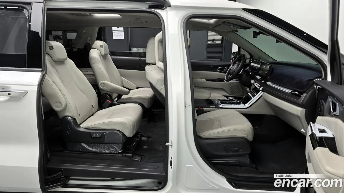 Kia Carnival — фото 10