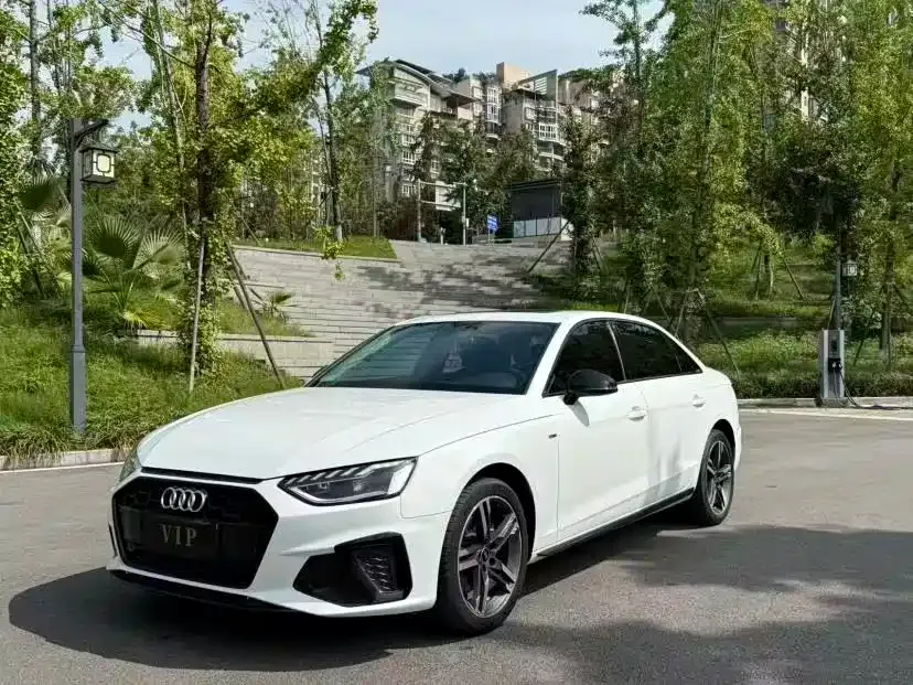 Audi A4L 2022 из CN, фото 1
