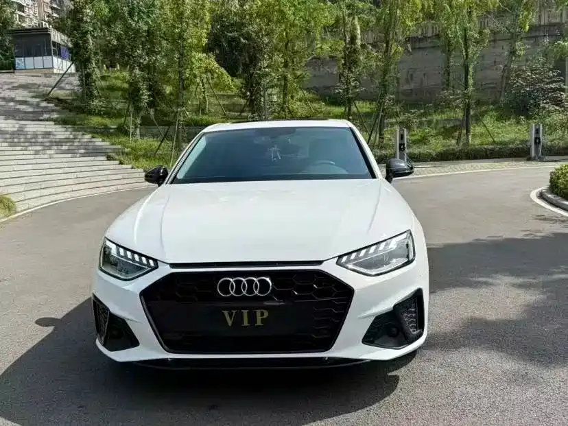 Audi A4L 2022 из CN, фото 2