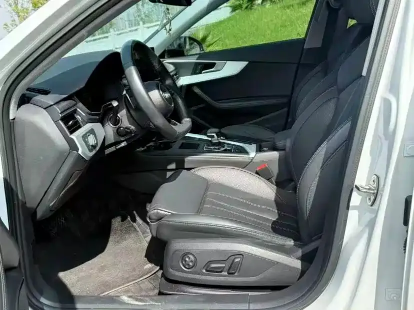 Audi A4L 2022 из CN, фото 4