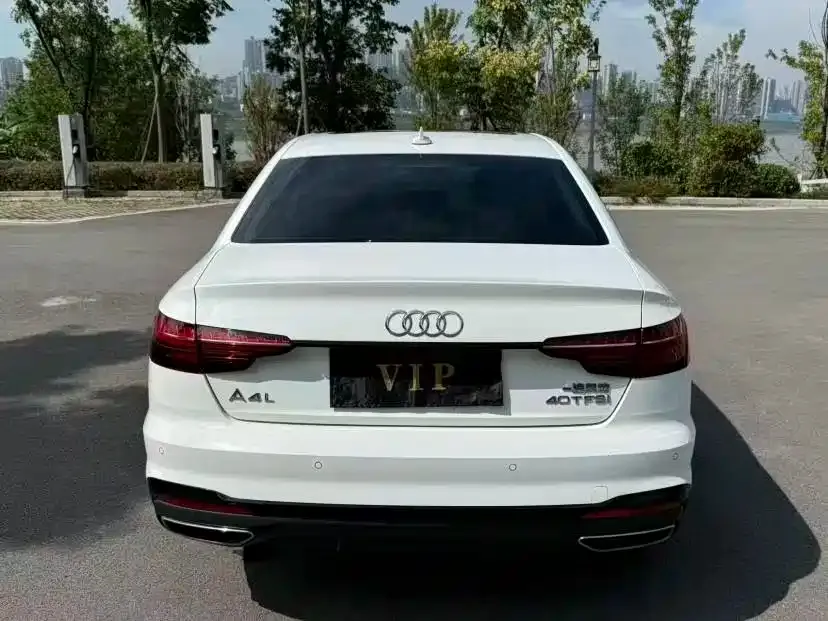 Audi A4L 2022 из CN, фото 9