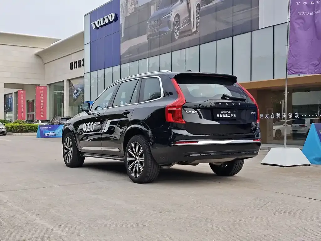 Volvo XC90 — фото 8