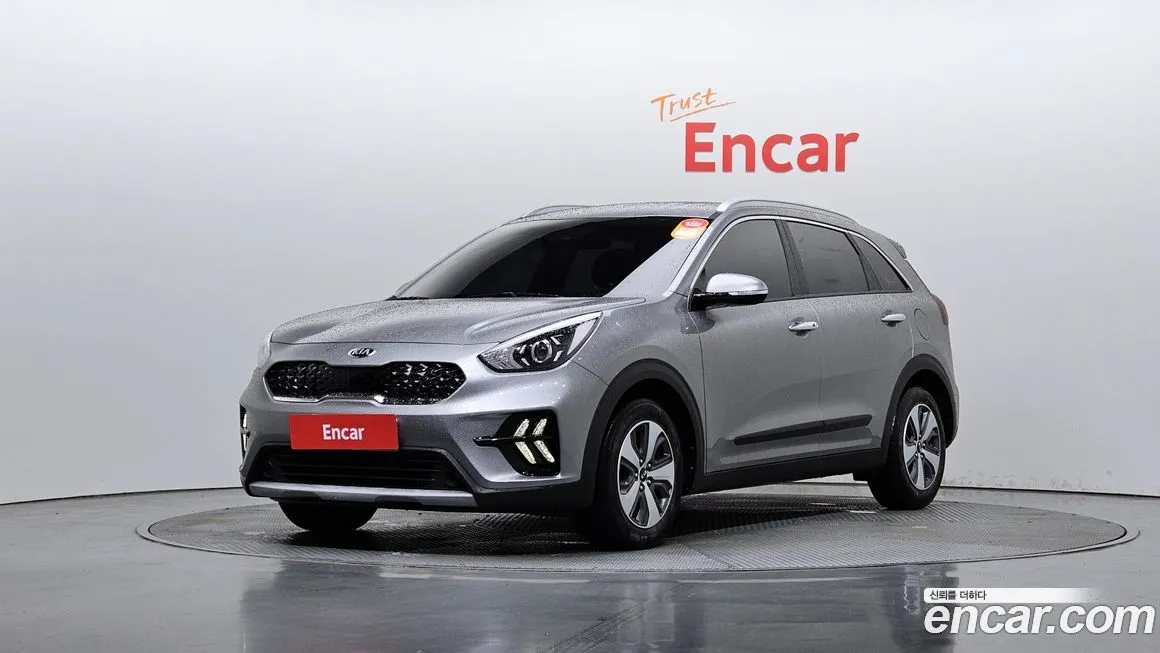 Kia Niro — фото 1