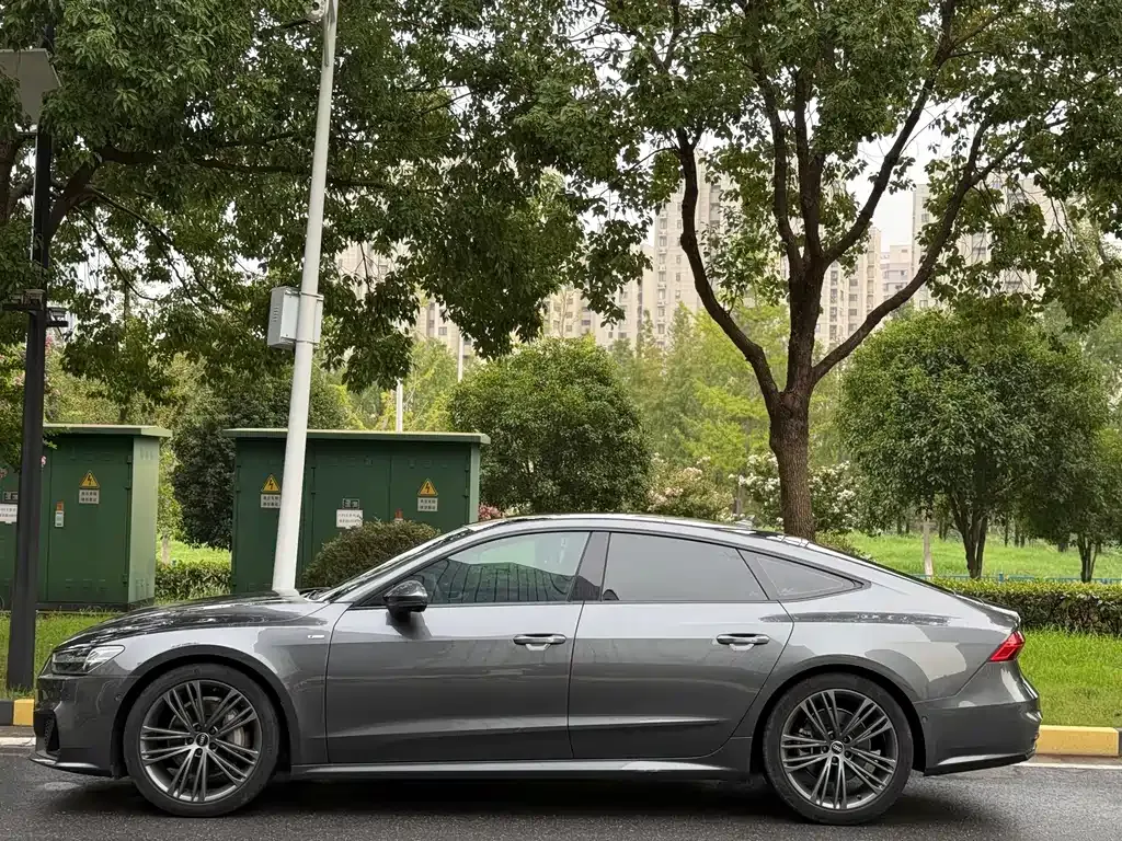 Audi A7 2022 из CN, фото 3