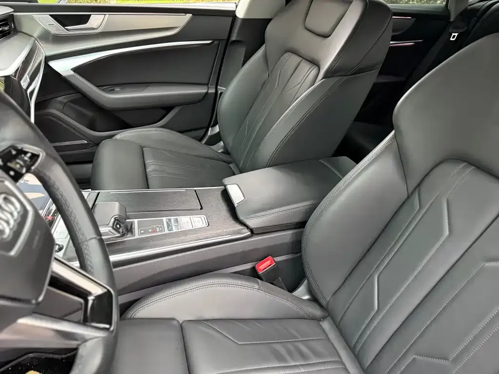 Audi A7 2022 из CN, фото 8