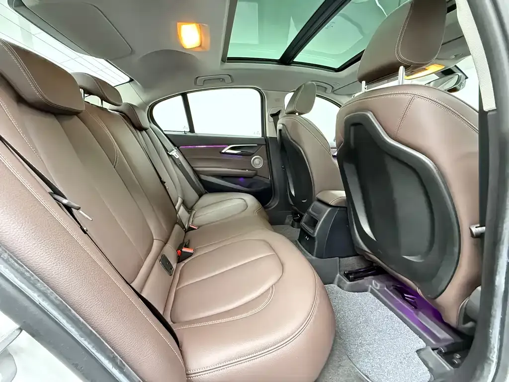 BMW 1 Series 2022 из CN, фото 9