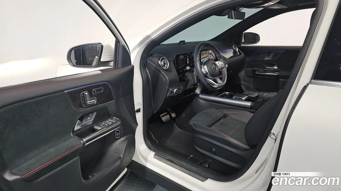 Mercedes-Benz GLA-Class — фото 10
