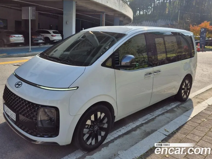 Hyundai Staria — фото 1