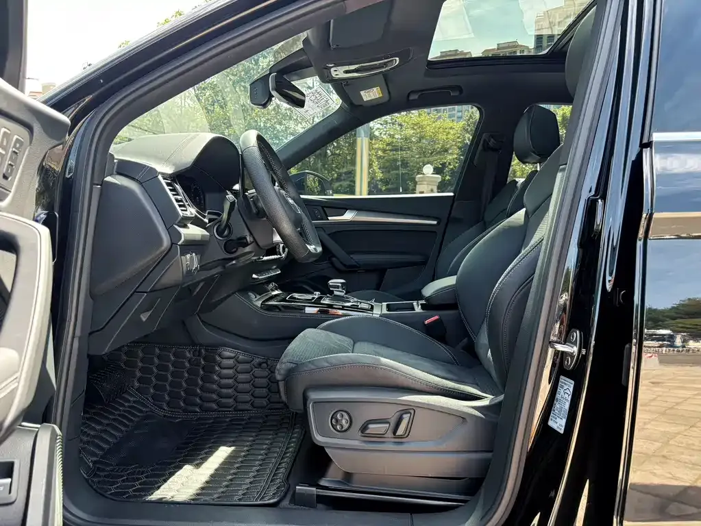 Audi Q5L Sportback 2022 из CN, фото 7