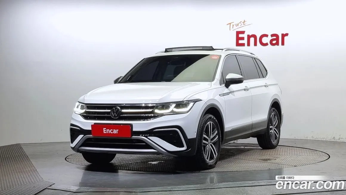 Volkswagen Tiguan — фото 1