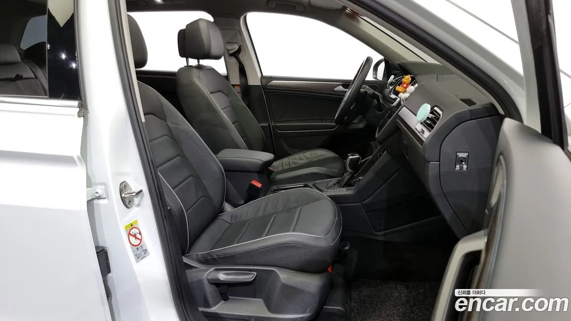 Volkswagen Tiguan — фото 10