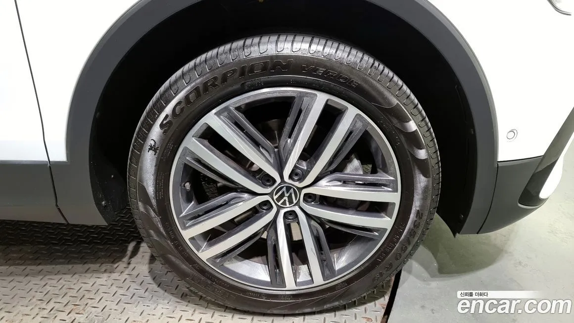 Volkswagen Tiguan — фото 5