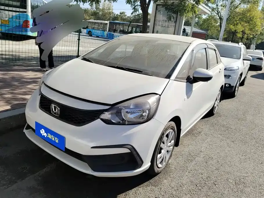 Honda Fit — фото 1