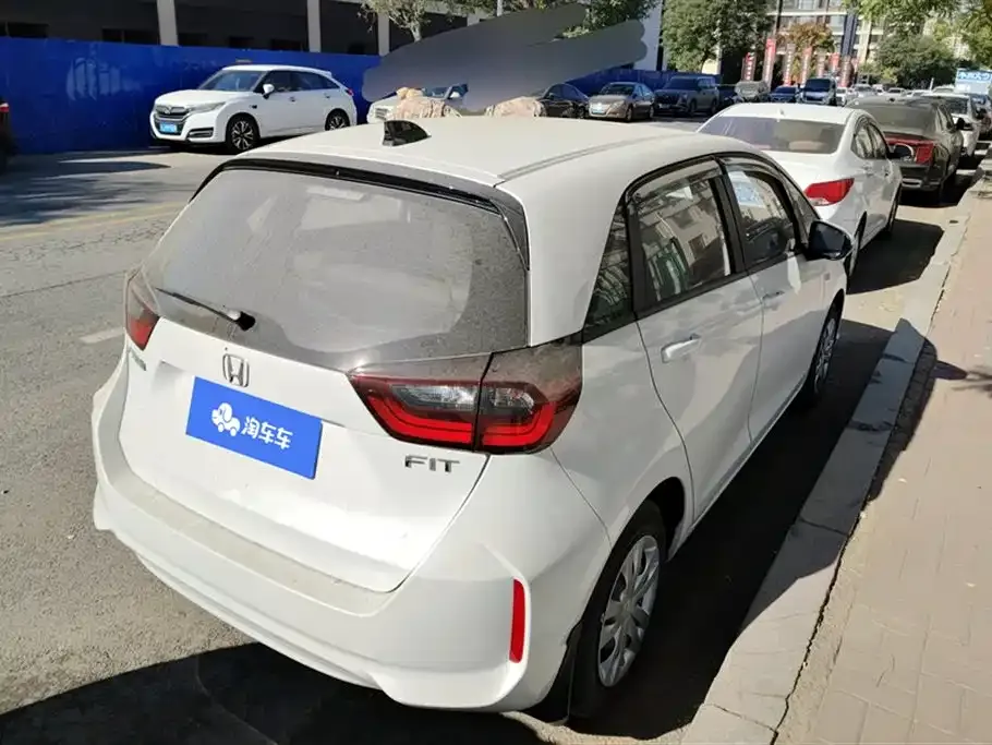 Honda Fit — фото 3