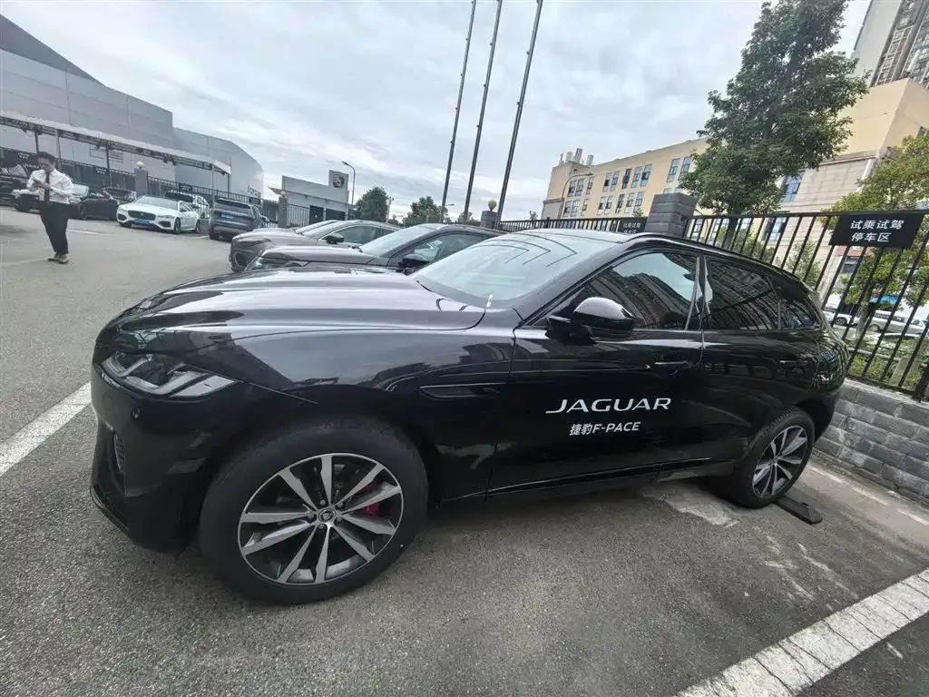 Jaguar F-PACE 2023 из CN, фото 3