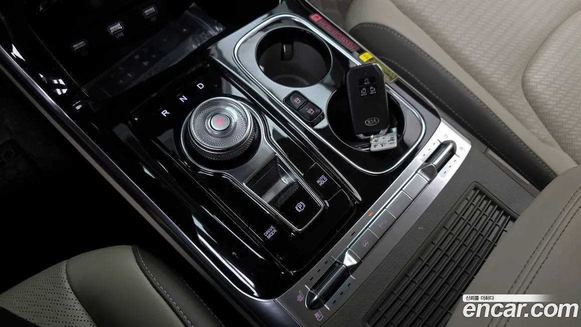 Kia Carnival — фото 9