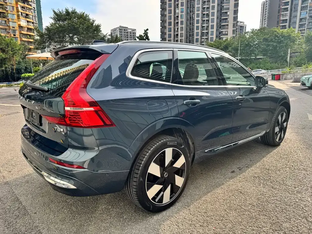 Volvo XC60 PHEV — фото 6