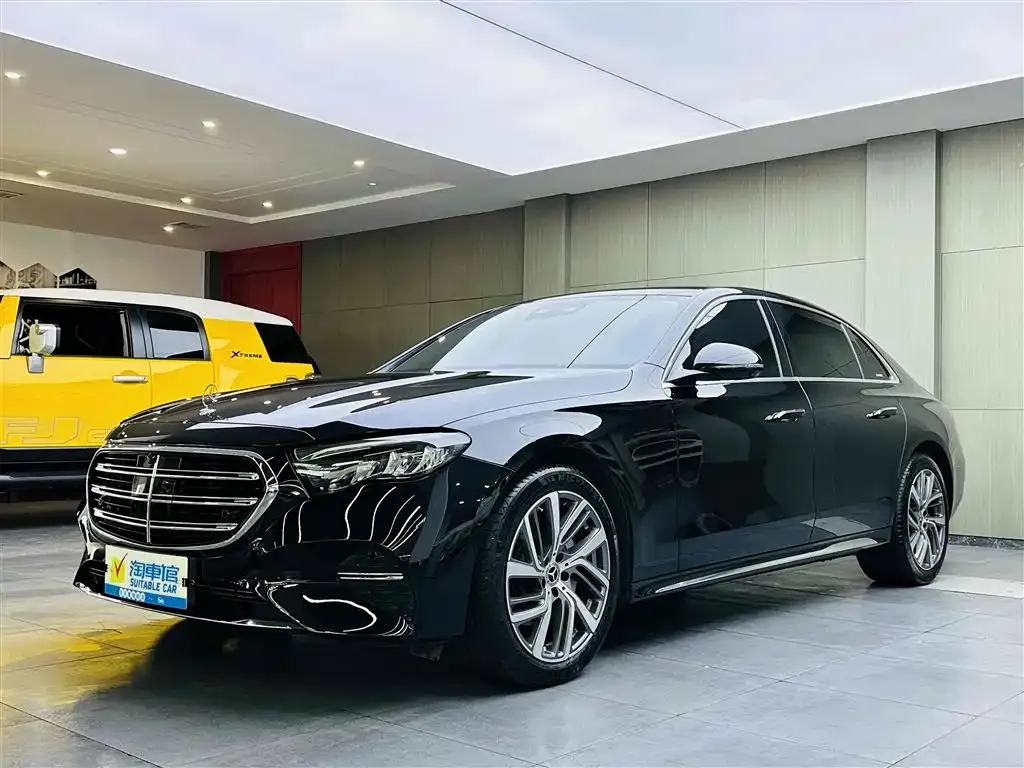 Mercedes-Benz E-Class — фото 1