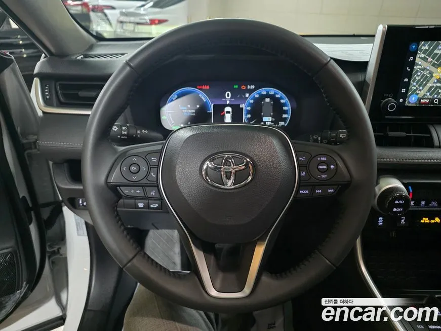 Toyota RAV4 — фото 10