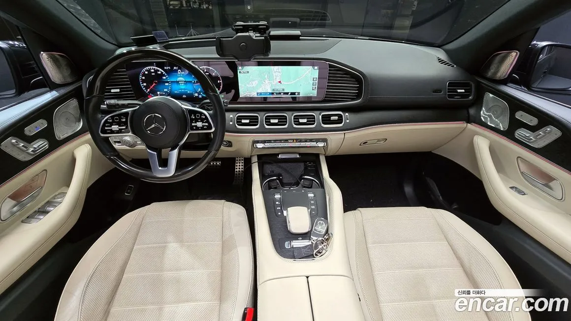 Mercedes-Benz GLS-Class — фото 7