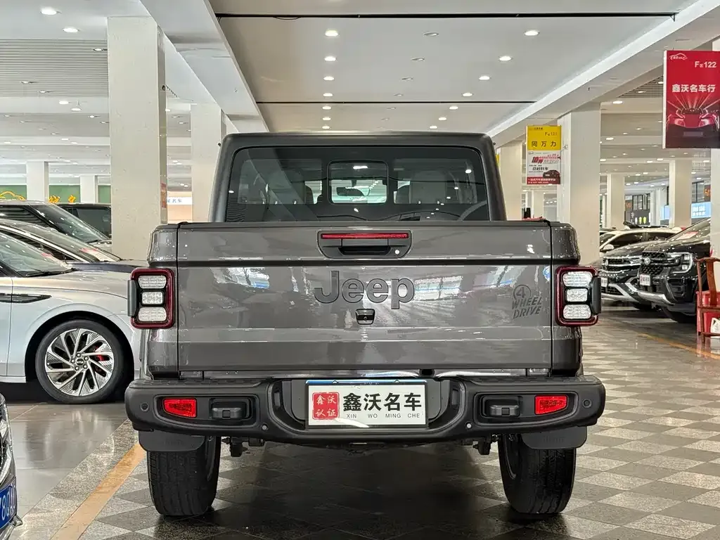 Jeep Gladiator 2023 из CN, фото 3