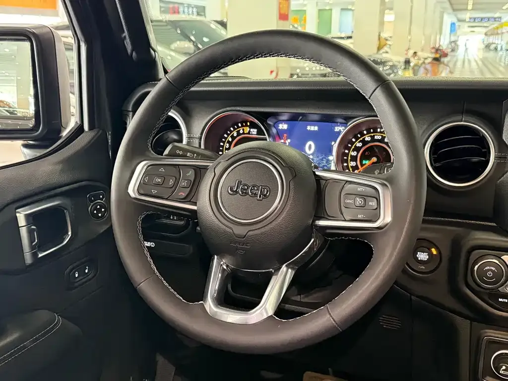 Jeep Gladiator 2023 из CN, фото 7