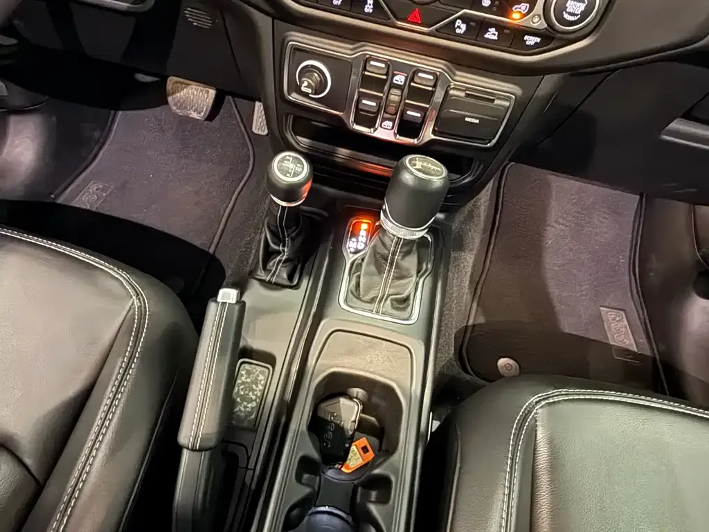 Jeep Gladiator 2023 из CN, фото 9