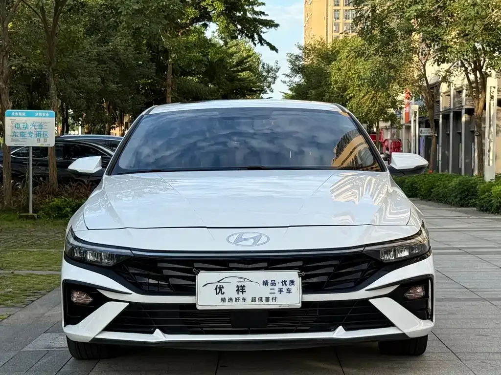 Hyundai Elantra 2023 из CN, фото 2
