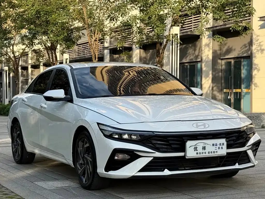 Hyundai Elantra 2023 из CN, фото 3