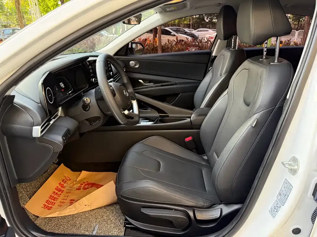 Hyundai Elantra 2023 из CN, фото 4