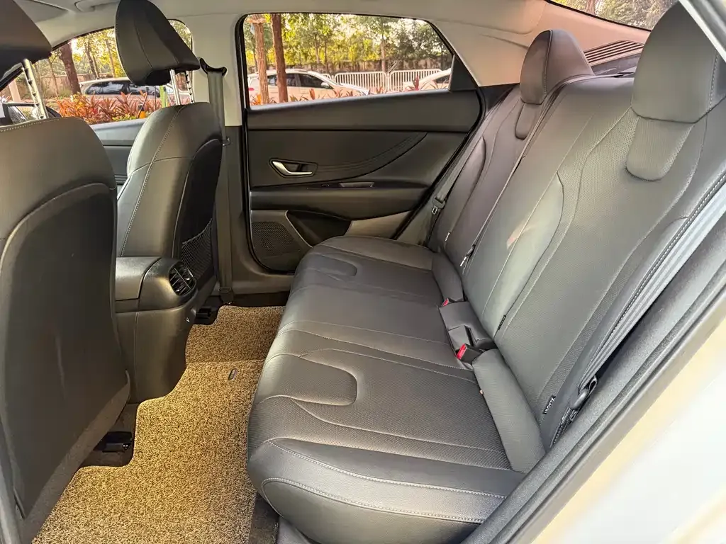 Hyundai Elantra 2023 из CN, фото 6