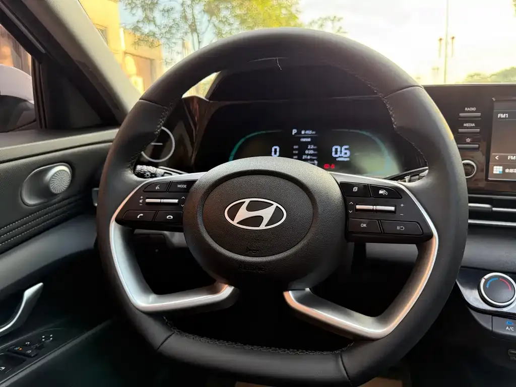 Hyundai Elantra 2023 из CN, фото 7