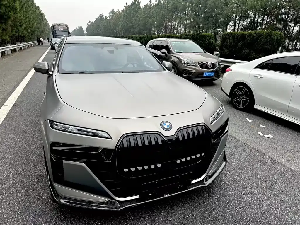 BMW i7 2024 из CN, фото 3