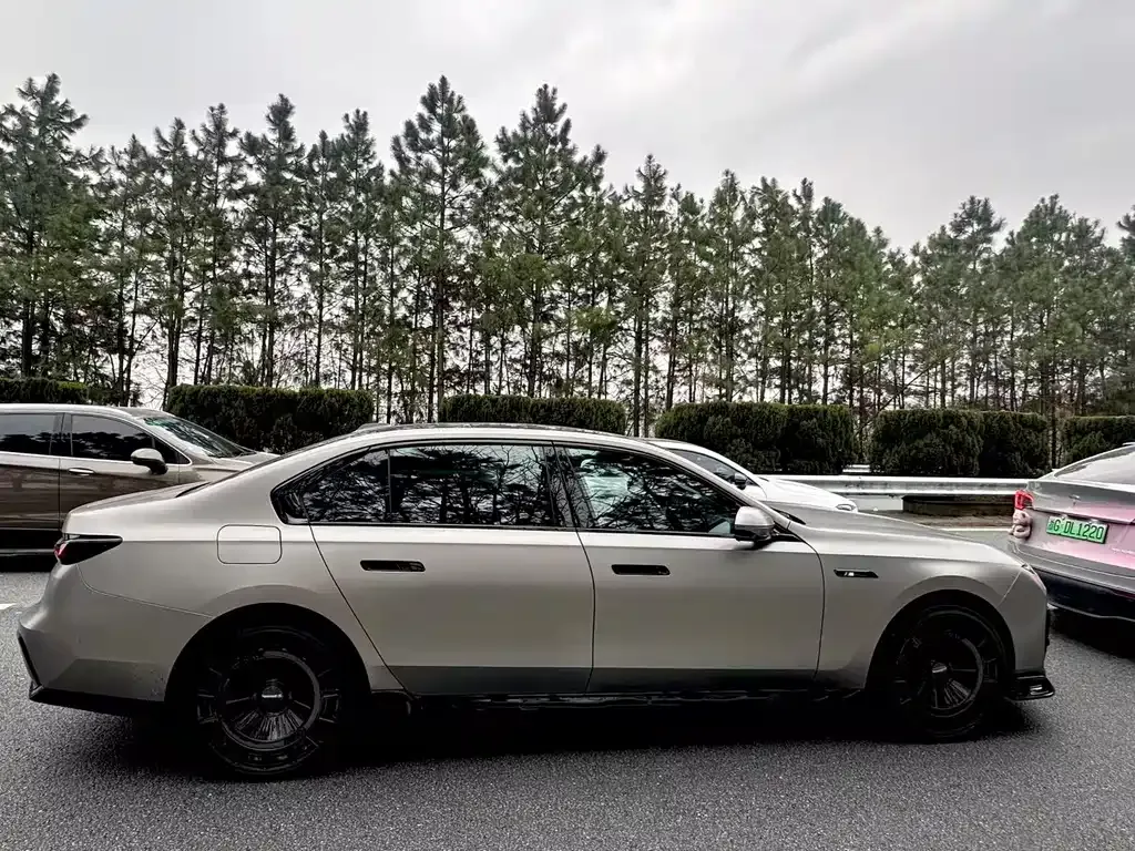 BMW i7 2024 из CN, фото 5