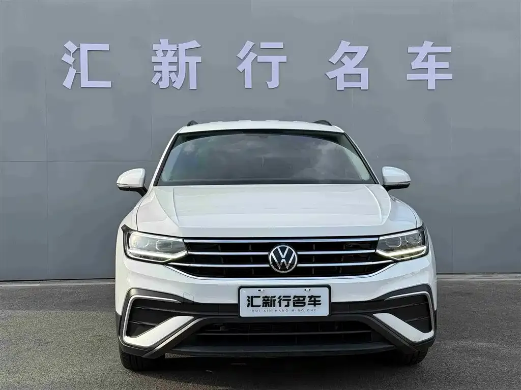 Volkswagen Tiguan L — фото 2