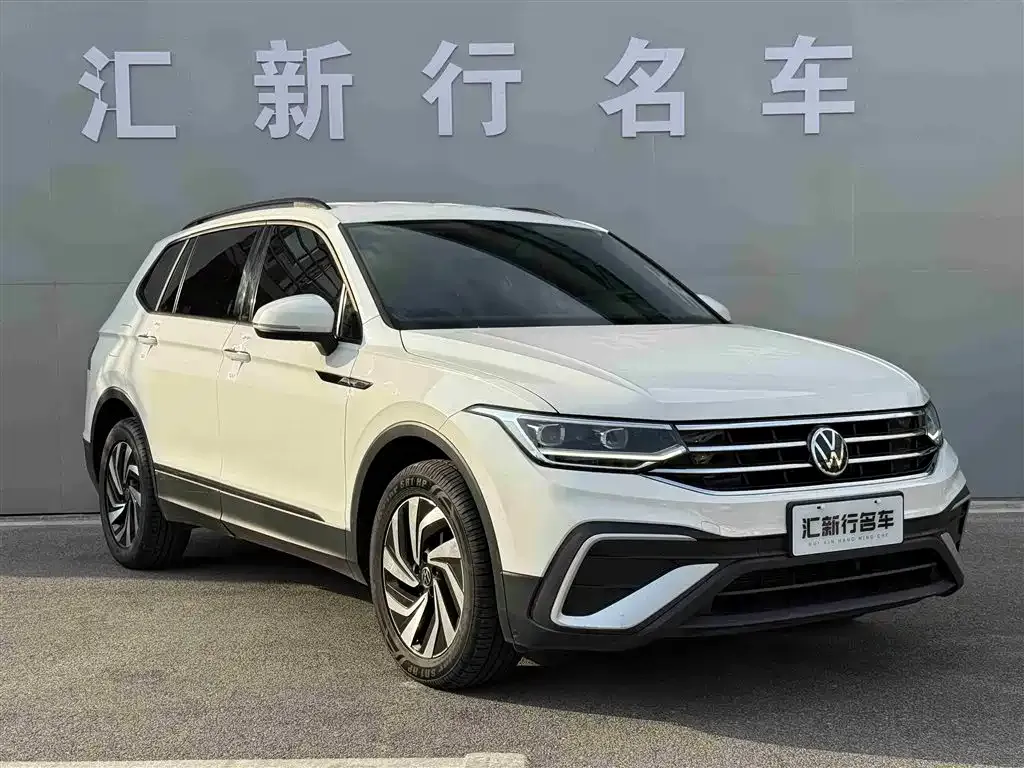 Volkswagen Tiguan L — фото 3