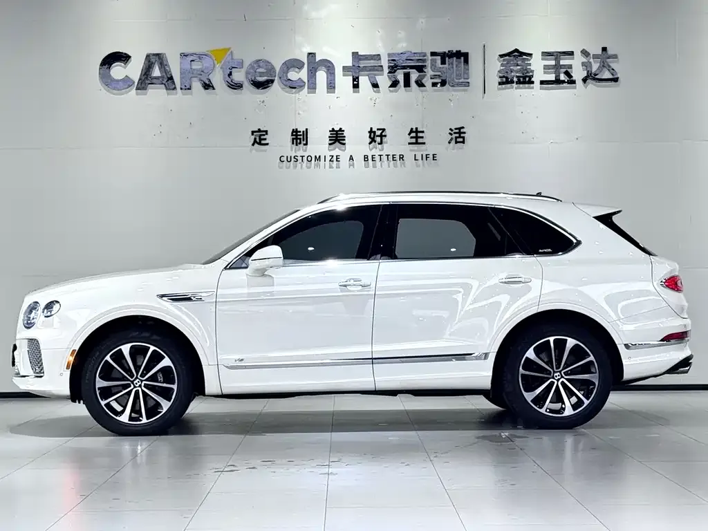 Bentley Bentayga 2024 из CN, фото 4