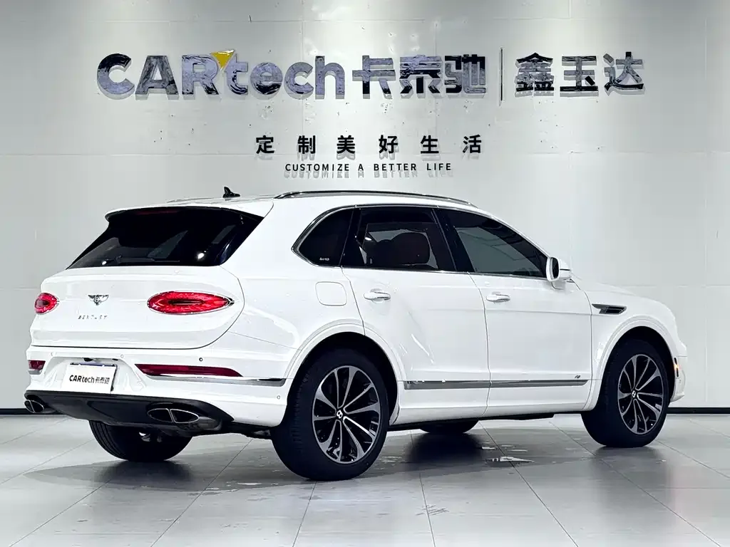 Bentley Bentayga 2024 из CN, фото 5