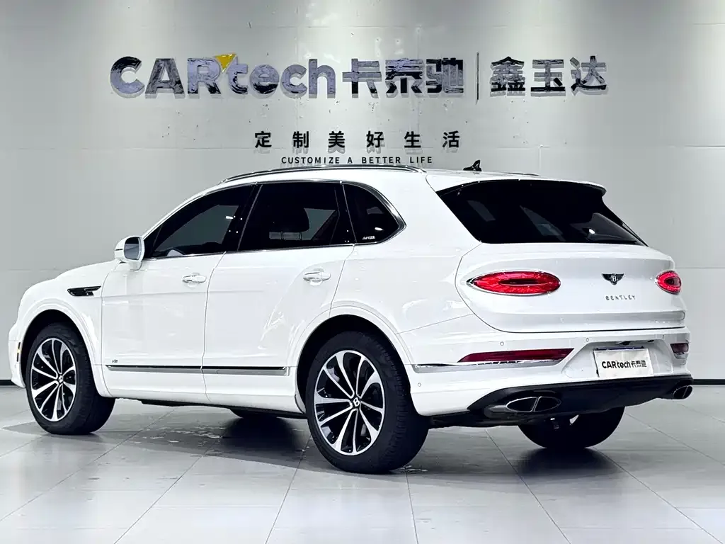 Bentley Bentayga 2024 из CN, фото 7